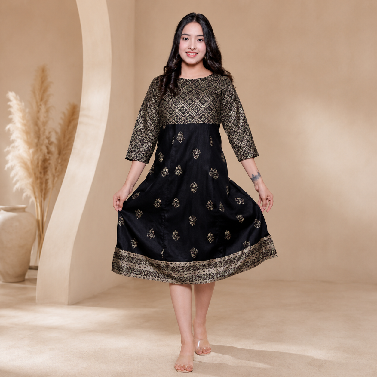 Women's Black & Gold Printed Anarkali Kurti